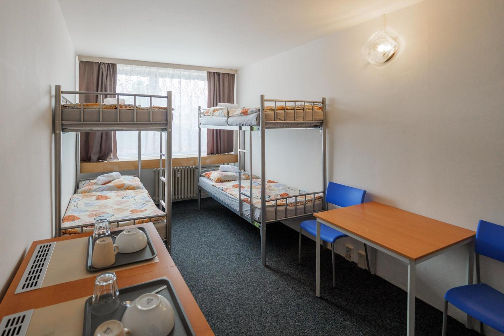 Tvm Tower Modrany Hostel Praag Buitenkant foto