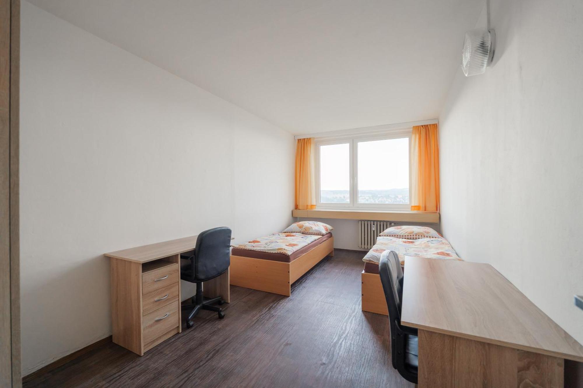 Tvm Tower Modrany Hostel Praag Buitenkant foto